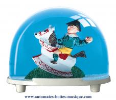 Boules à neige non musicales fabriquées en Allemagne (sur commande) Boule à neige classique non musicale allemande : boule à neige en plastique avec enfant sur cheval à bascule