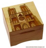 Boîtes à musique traditionnelles fabriquées en France Boîte à musique avec marqueterie traditionnelle : boîte à musique de 18 lames avec la cathédrale Notre Dame de Paris