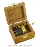 Boîtes à musique à manivelle en bois Boîte à musique à manivelle en bois avec image "Le baiser" de Gustav Klimt