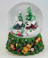 Boules à neige musicales de Noël disponibles sur commande (nous contacter) Boule à neige musicale de Noël avec globe en verre, deux maisons enneigées et train