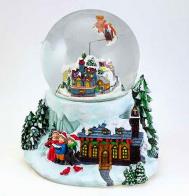 Boules à neige musicales de Noël disponibles sur commande (nous contacter) Boule à neige musicale animée de Noël avec globe en verre et traneau du Père Noël volant au-dessus d'un village