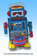 Jouets en métal, tôle ou fer blanc : robots mécaniques en métal Jouet mécanique en métal, tôle et fer blanc : jouet mécanique mini robot avec tambour