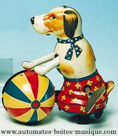 Jouets mécaniques en métal, tôle ou fer blanc non disponibles Jouet mécanique en métal, tôle et fer blanc : jouet mécanique chien avec balle