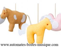 Doudous et mobiles musicaux Mobile musical animé Trousselier avec animaux : mobile musical animé avec animaux de la ferme.