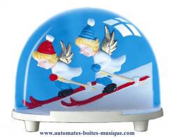 Boules à neige non musicales fabriquées en Allemagne (sur commande) Boule à neige classique non musicale allemande : boule à neige en plastique avec anges skieurs