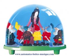 Boules à neige non musicales fabriquées en Allemagne (sur commande) Boule à neige classique non musicale allemande : boule à neige en plastique avec Blanche Neige et les sept nains