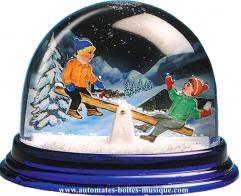 Boules à neige non musicales fabriquées en Allemagne (sur commande) Boule à neige classique non musicale allemande : boule à neige en plastique avec balançoire