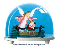 Boules à neige classiques non musicales fabriquées en Allemagne Boule à neige classique non musicale allemande : boule à neige en plastique avec ange