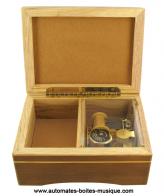 Petites boîtes à musique en bois Boîte à musique en bois économique : boîte à musique avec décor en laiton "Trompette"