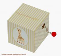 Boîtes à musique à manivelle en bois Boîte à musique à manivelle en bois Trousselier : boîte à musique avec Sophie la girafe