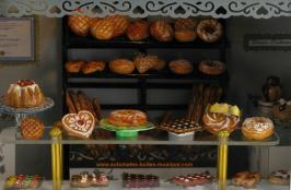 Boîtes à musique artisanales Boîte à musique veilleuse : boîte à musique en forme de boutique miniature "Boulangerie pâtisserie"