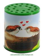 Boîtes à meuh ou boîtes à vache traditionnelles Boîte à meuh ou boîte à cuicui pour entendre le chant mécanique d'un oiseau