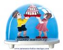 Boule à neige classique non musicale allemande : boule à neige en plastique avec gâteau d'anniversaire